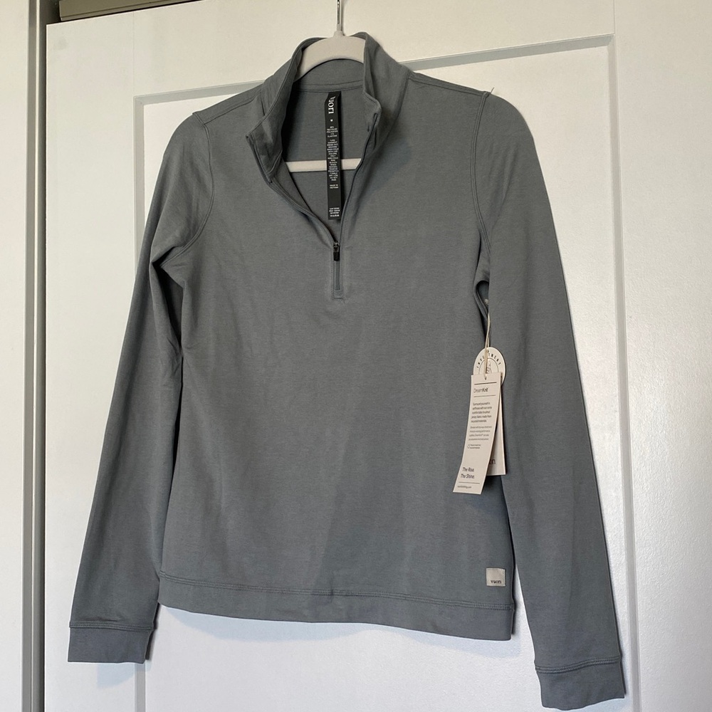 NWT Vuori Halo Essential Half-zip Pullover, size medium